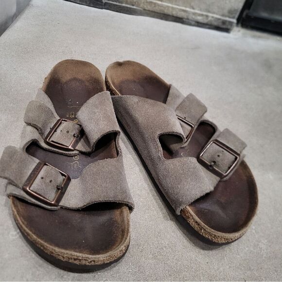 Birkenstock Arizona Taupe Suede Leather Buckle Sandals Sz L7 M6 - Picture 2 of 14